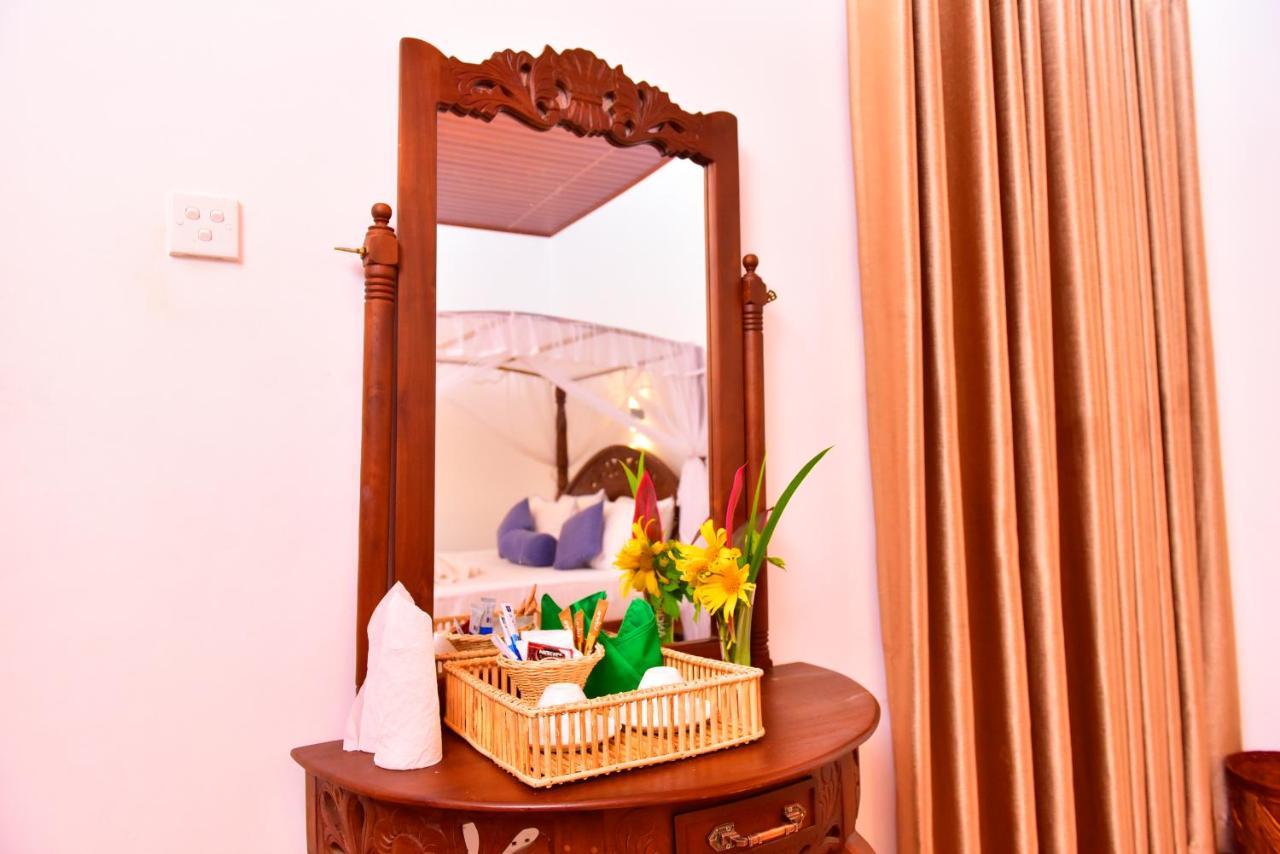Ariya Rest & Ayurveda Spa Полоннарува Экстерьер фото
