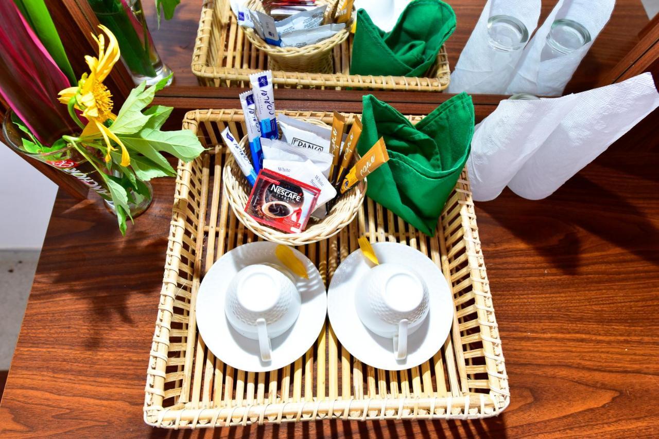 Ariya Rest & Ayurveda Spa Полоннарува Экстерьер фото